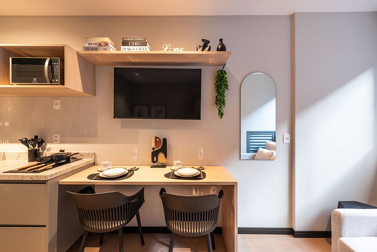 Studio Completo c/ Sofá-Cama e Prox. do Metrô!