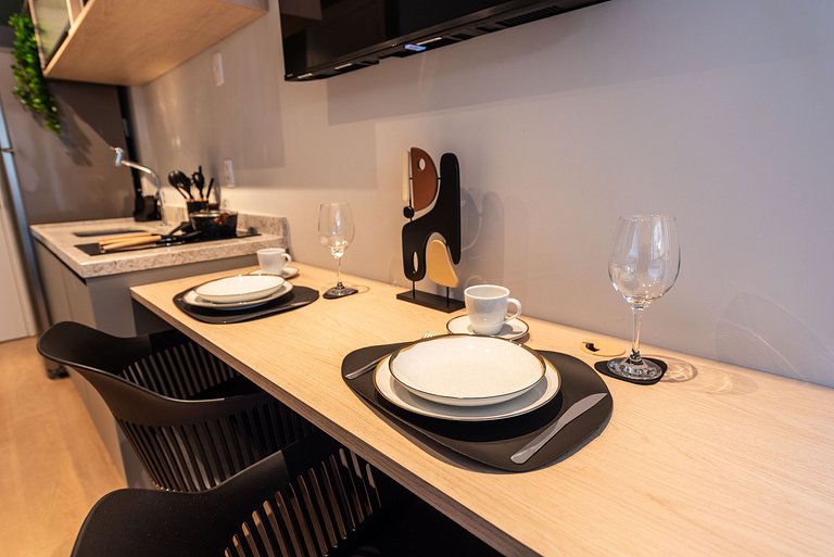 Studio Completo c/ Sofá-Cama e Prox. do Metrô!