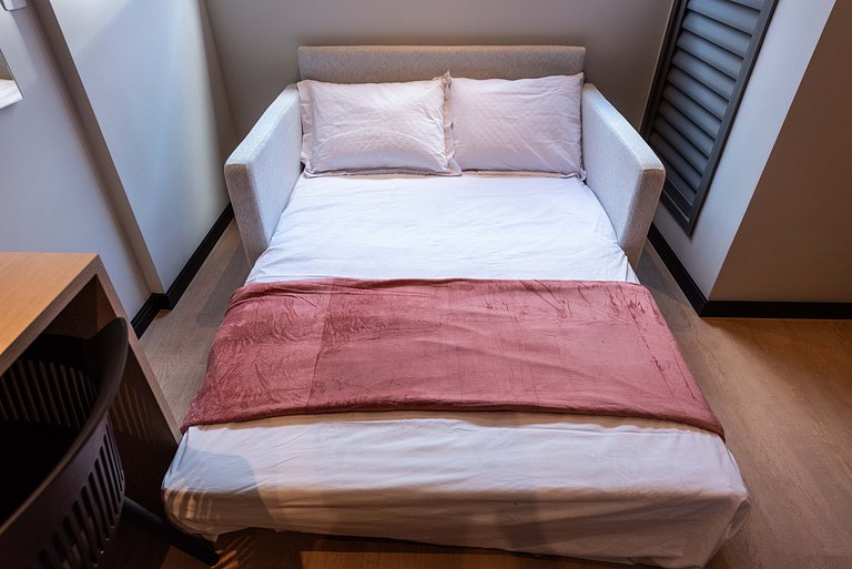 Studio Completo c/ Sofá-Cama e Prox. do Metrô!