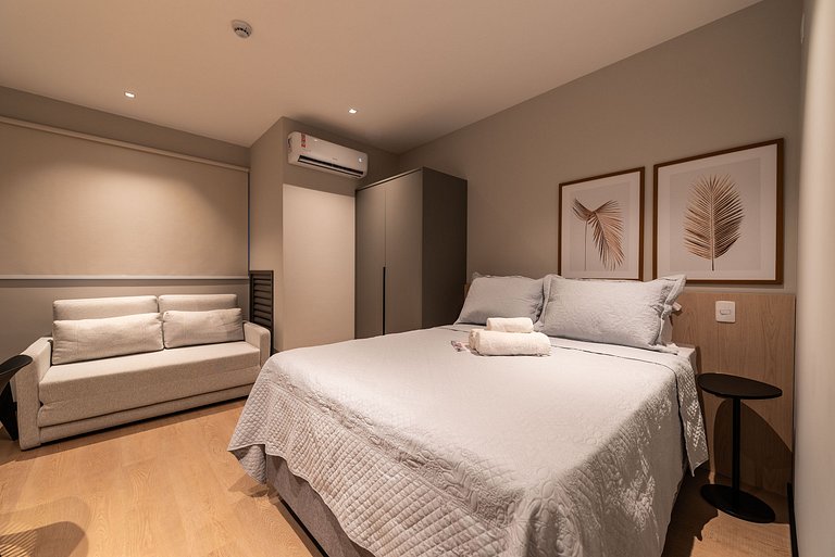 Studio Completo c/ Sofá-Cama e Prox. do Metrô!