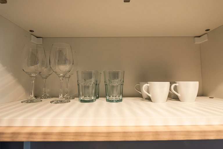 Studio Completo c/ Sofá-Cama e Prox. do Metrô!