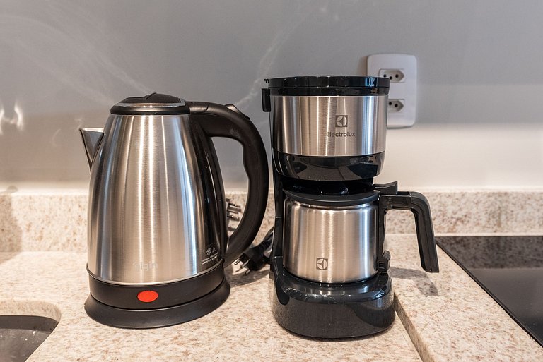 Studio Completo c/ Sofá-Cama e Prox. do Metrô!