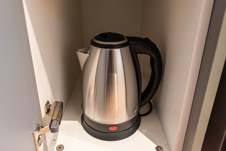 Studio Completo c/ Sofá-Cama e Prox. do Metrô!