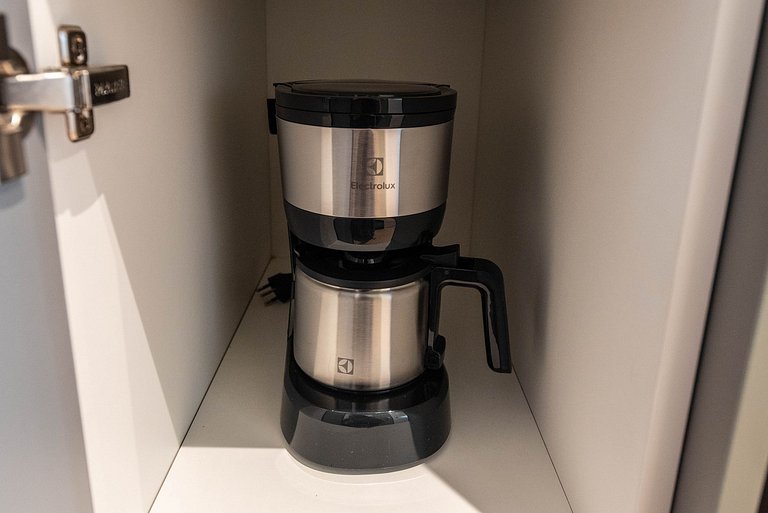 Studio Completo c/ Sofá-Cama e Prox. do Metrô!