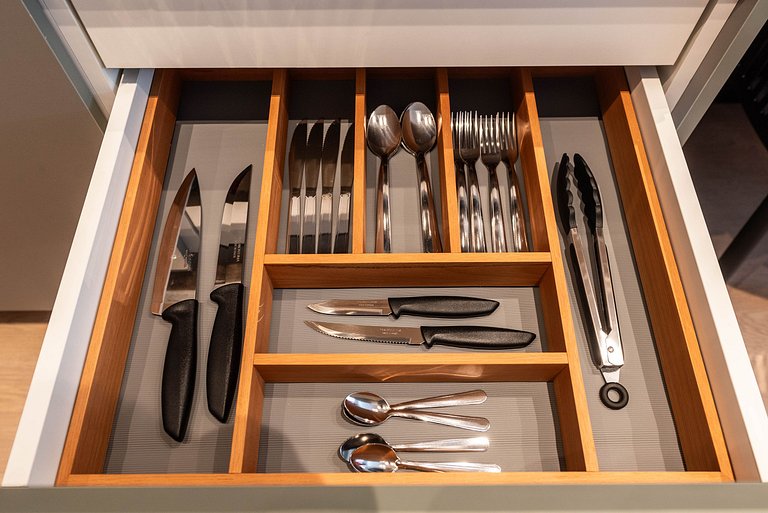 Studio Completo c/ Sofá-Cama e Prox. do Metrô!