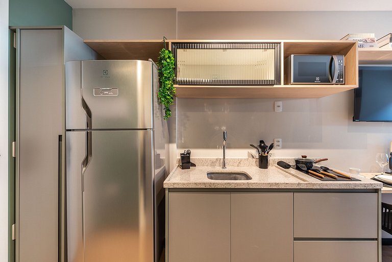 Studio Completo c/ Sofá-Cama e Prox. do Metrô!