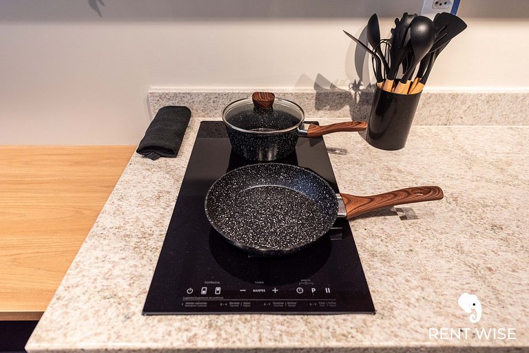 Studio Completo c/ Sofá-Cama e Prox. do Metrô!