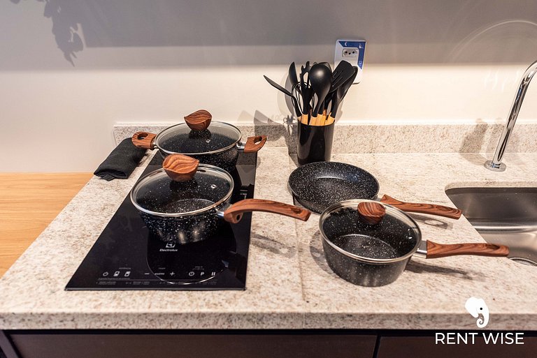 Studio Completo c/ Sofá-Cama e Prox. do Metrô!