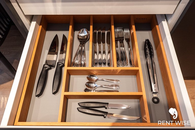 Studio Completo c/ Sofá-Cama e Prox. do Metrô!