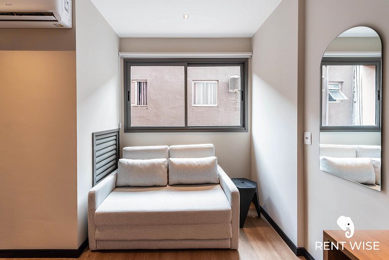 Studio Completo c/ Sofá-Cama e Prox. do Metrô!