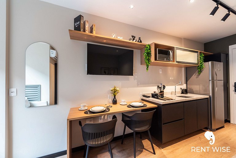 Studio Completo c/ Sofá-Cama e Prox. do Metrô!