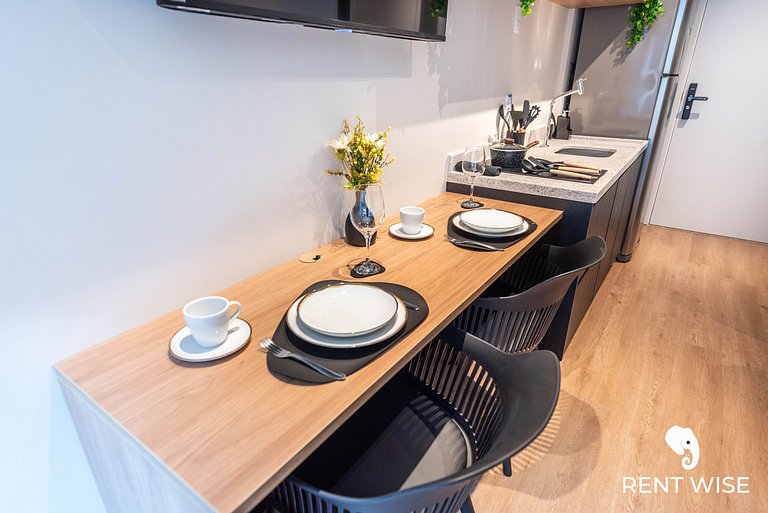 Studio Completo c/ Sofá-Cama e Prox. do Metrô!