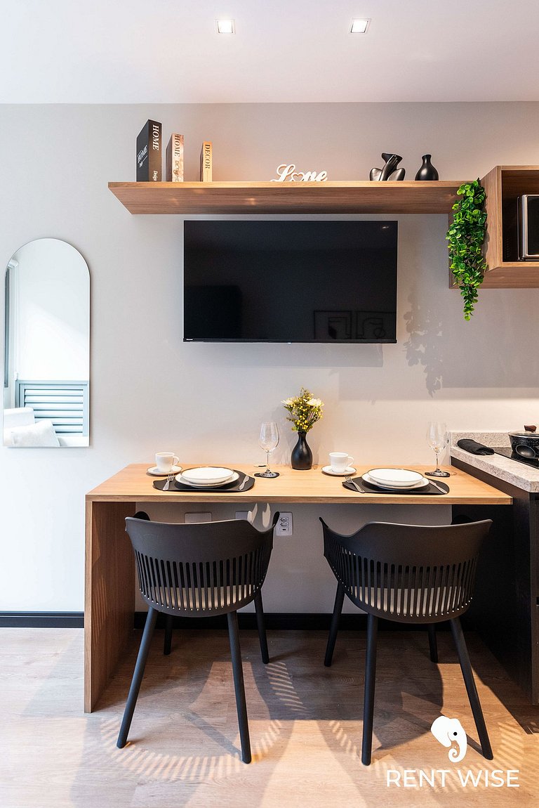 Studio Completo c/ Sofá-Cama e Prox. do Metrô!