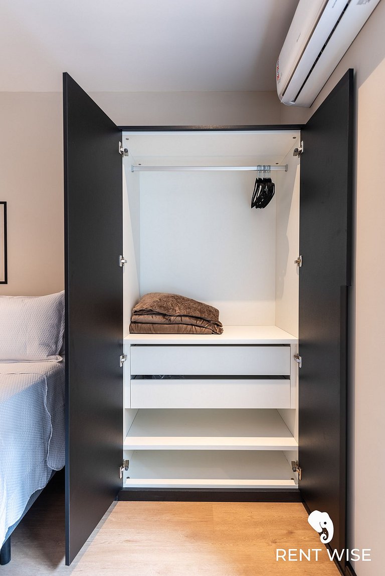 Studio Completo c/ Sofá-Cama e Prox. do Metrô!