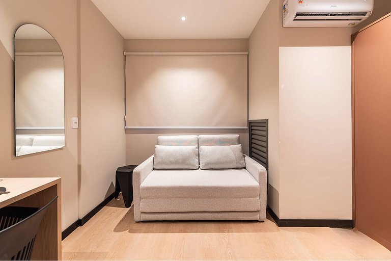 Studio Completo c/ Sofá-Cama e Prox. do Metrô!